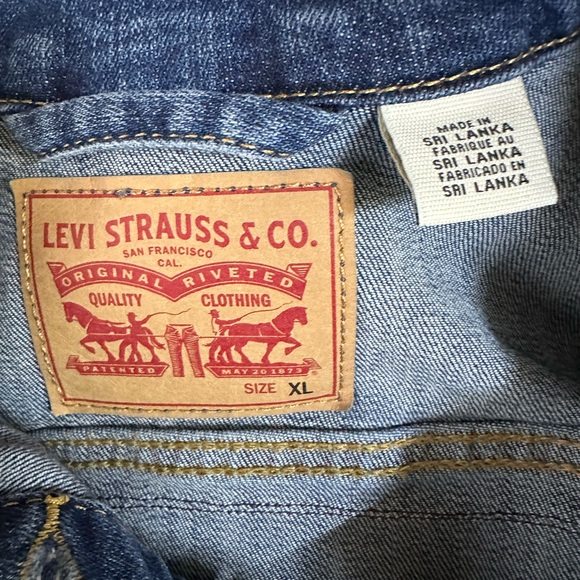Levi Jean Jacket - Picture 3 of 9